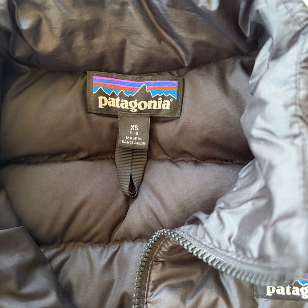 Patagonia Black Puffer Vest - Picture 3 of 3